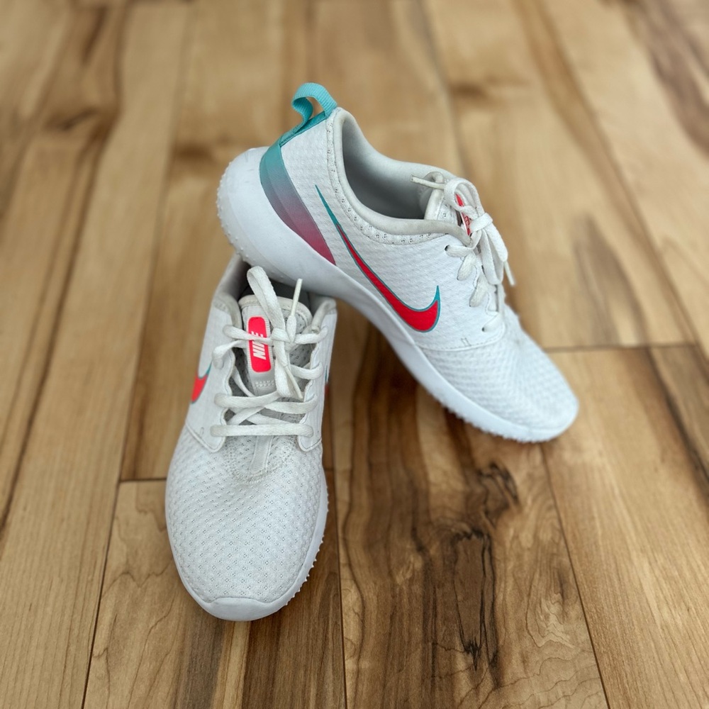 Pre-Owned Nike Roshe Golf White Hot Punch Kid Sneakers (Size: 5Y)